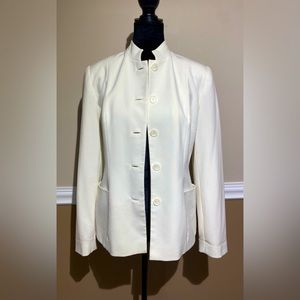 Due Per Due off white jacket. Size 4.